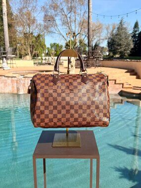 Louis Vitton Damier Ebene Speedy 30 w/Lock and Key and original strap